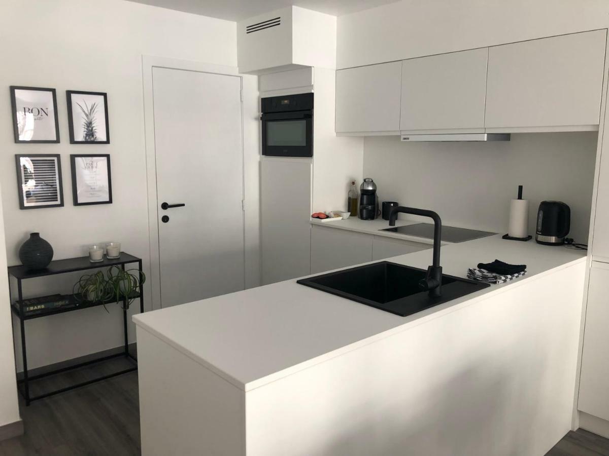 New Port Apartment Ньївпорт Екстер'єр фото